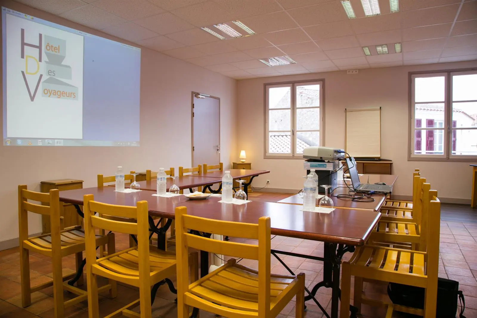 Salle de séminaire de l'hôtel